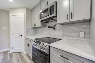 10413 Muscatine St, Houston, TX 77029 - Photo 15