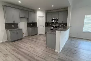 304 Carlos Leal Dr, Dayton, TX 77535 - Photo 5
