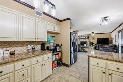 2704 Memphis Avenue, Nederland, TX 77627 - Photo 13
