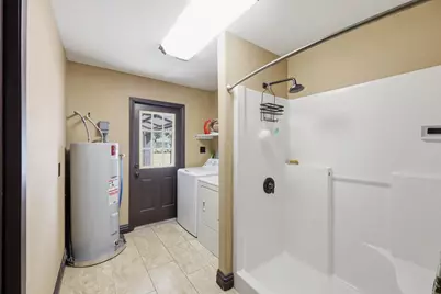 2704 Memphis Avenue, Nederland, TX 77627 - Photo 19