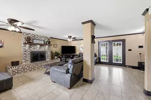 2704 Memphis Ave, Nederland, TX 77627 - Photo 5
