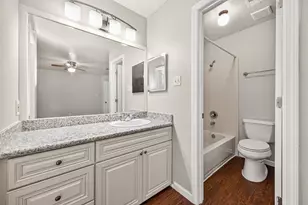 10038 Green Valley Ln, Houston, TX 77064 - Photo 23