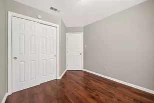 10038 Green Valley Ln, Houston, TX 77064 - Photo 27