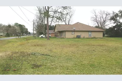7017 Caldwell Road, Hitchcock, TX 77563 - Photo 3