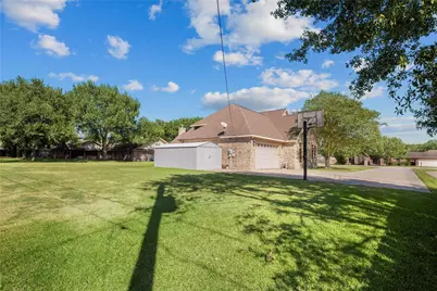 12315 Fisher Drive, Mont Belvieu, TX 77523 - Photo 35