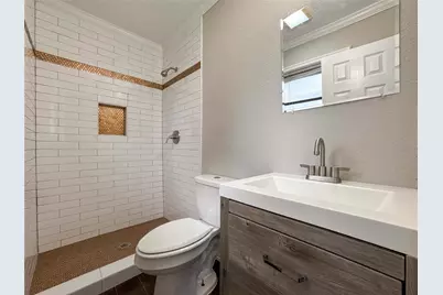 1706 Avenue A, Danbury, TX 77534 - Photo 15