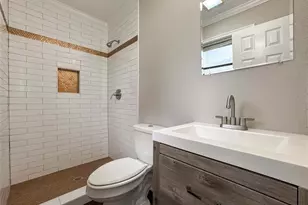 1706 Avenue A, Danbury, TX 77534 - Photo 15