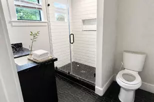 5010 Crane St, Houston, TX 77026 - Photo 9