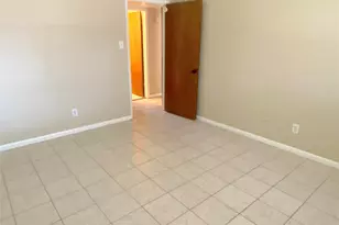 10122 Shadow Wood Dr, Houston, TX 77043 - Photo 13