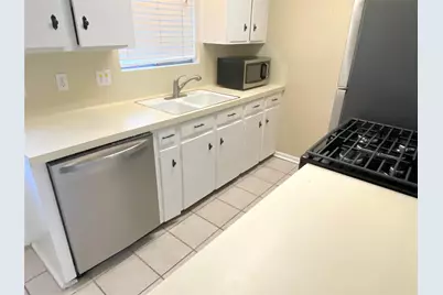 10122 Shadow Wood Drive #11, Houston, TX 77043 - Photo 5