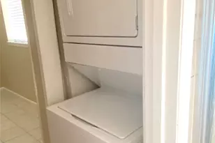 10122 Shadow Wood Dr, Houston, TX 77043 - Photo 9