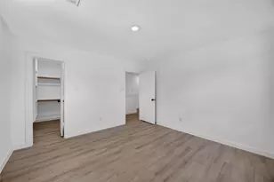 8210 Sterlingshire St, Houston, TX 77078 - Photo 23