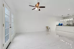 402 Wilcrest Dr, Houston, TX 77042 - Photo 5