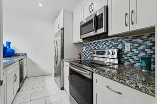 402 Wilcrest Dr, Houston, TX 77042 - Photo 9