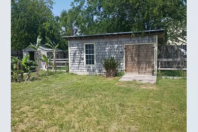 2825 N Sonny Lane, Galveston, TX 77554 - Photo 13