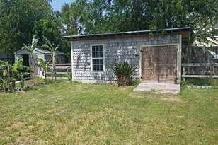 2825 N Sonny Ln, Galveston, TX 77554 - Photo 13