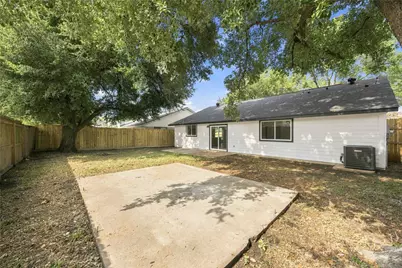 9002 Enchanted Forest Drive, Houston, TX 77088 - Photo 19