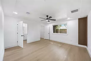 9002 Enchanted Forest Dr, Houston, TX 77088 - Photo 3
