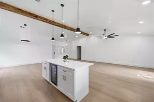 9002 Enchanted Forest Dr, Houston, TX 77088 - Photo 9