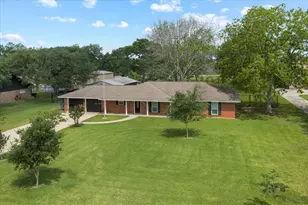 11511 Cherry Point Dr, Mont Belvieu, TX 77535 - Photo 5