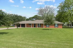 11511 Cherry Point Dr, Mont Belvieu, TX 77535 - Photo 1
