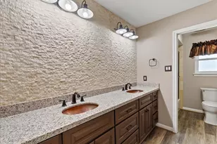11511 Cherry Point Dr, Mont Belvieu, TX 77535 - Photo 29