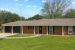11511 Cherry Point Dr, Mont Belvieu, TX 77535 - Photo 3
