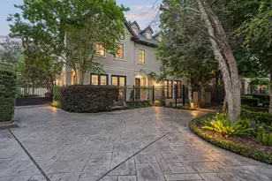 30 Hackberry Ln, Houston, TX 77027 - Photo 1