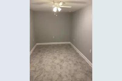 10451 N Essex Drive, Conroe, TX 77302 - Photo 9