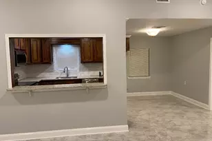 10451 N Essex Dr, Conroe, TX 77302 - Photo 5