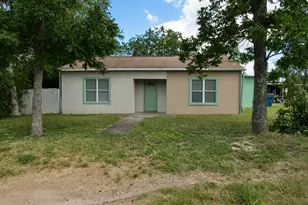 740 E Franklin St, Goliad, TX 77963 - Photo 17