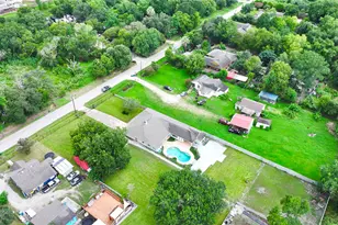 13902 Ambrose St, Houston, TX 77045 - Photo 47