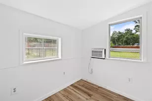 13902 Ambrose St, Houston, TX 77045 - Photo 23