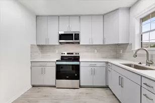 8248 Park Terrace St, Houston, TX 77017 - Photo 11