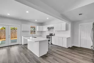 8514 Grand Knolls Dr, Houston, TX 77083 - Photo 9