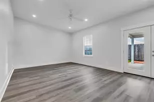 8514 Grand Knolls Dr, Houston, TX 77083 - Photo 19