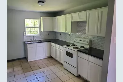 4833 Alvin Street, Houston, TX 77033 - Photo 7