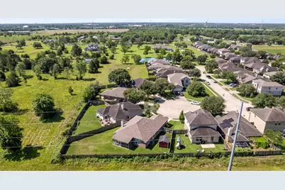 445 Decoster Boulevard, Alvin, TX 77511 - Photo 31