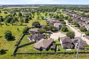 445 Decoster Blvd, Alvin, TX 77511 - Photo 31