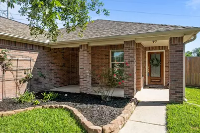 445 Decoster Boulevard, Alvin, TX 77511 - Photo 3