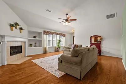 445 Decoster Boulevard, Alvin, TX 77511 - Photo 9