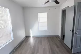 608 E 4th St, Sweeny, TX 77480 - Photo 11