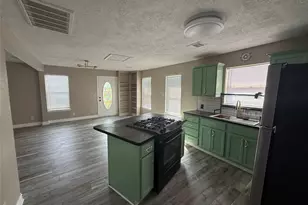 642 5th St, San Leon, TX 77539 - Photo 7