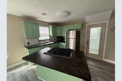 642 5th Street, San Leon, TX 77539 - Photo 5