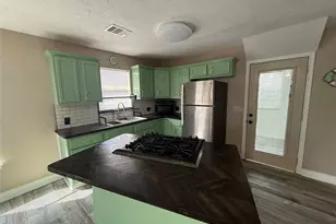 642 5th St, San Leon, TX 77539 - Photo 5