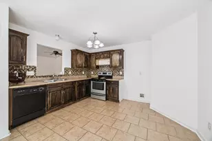 4010 Cary Creek Dr, Baytown, TX 77521 - Photo 9