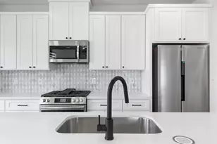 104 E 44th St, Houston, TX 77018 - Photo 13