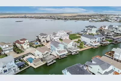 429 Jeanie Lynne Circle, Tiki Island, TX 77554 - Photo 3