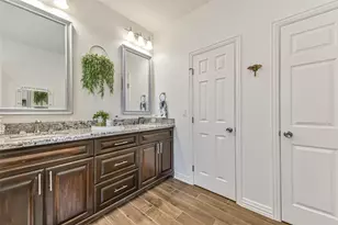 429 Jeanie Lynne Circle, Tiki Island, TX 77554 - Photo 23