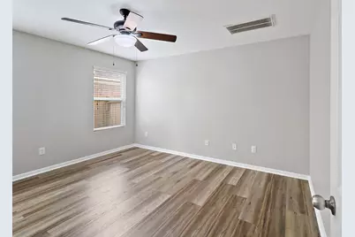 15607 Sheldon Ridge Way, Houston, TX 77044 - Photo 11